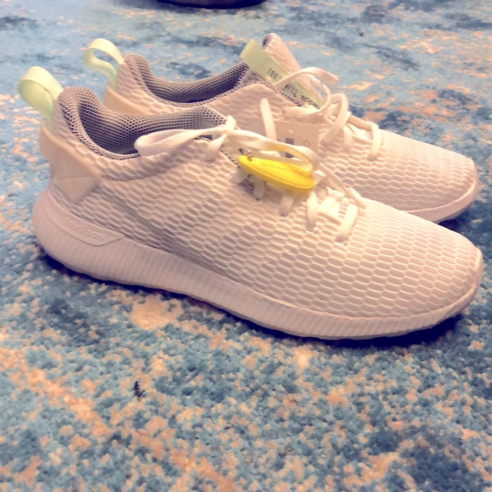 NEW Adidas cloud foam women's 9.5